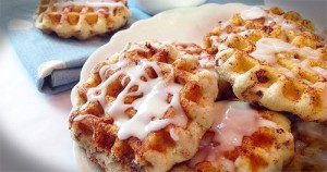cinnamon-roll-waffles